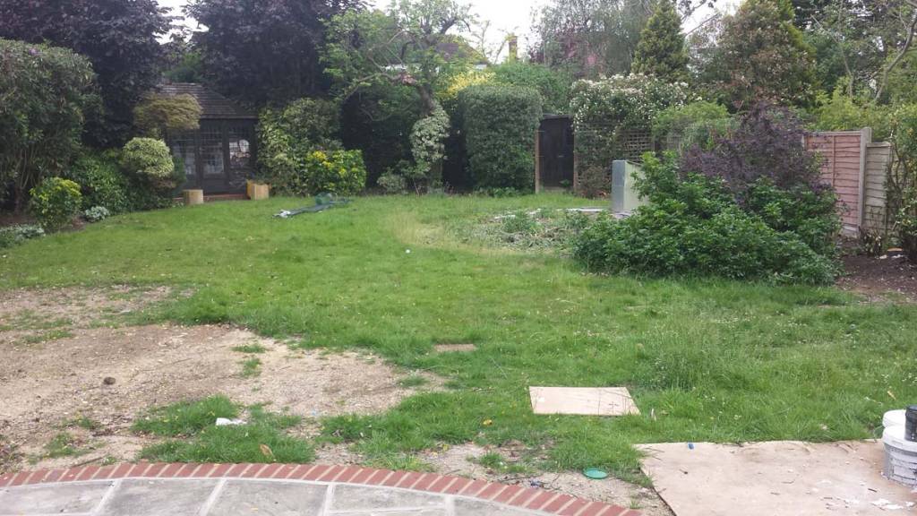 Lawns-in-Enfield05_085348.jpg
